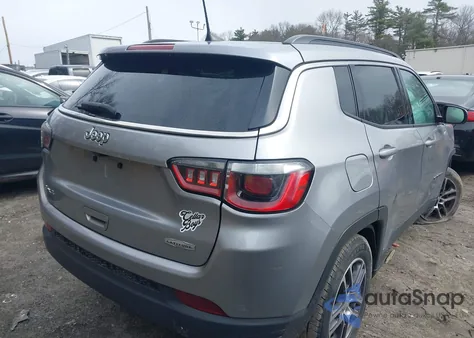 2018 Jeep Compass Latitude 4X4 из США, поврежденный, VIN 3C4NJDBB1JT435428